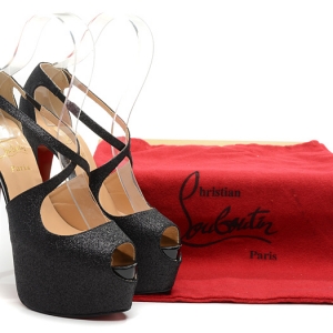 Sapato Alto Christian Louboutin 16cm.