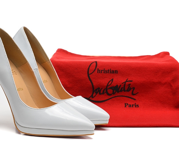 Sapato meia pata Christian Louboutin 12cm.