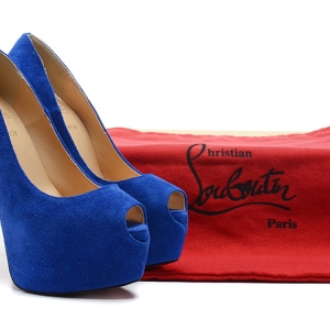 Sapato meia pata Christian Louboutin 14cm.